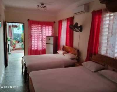 La Ciguaraya. Room  1