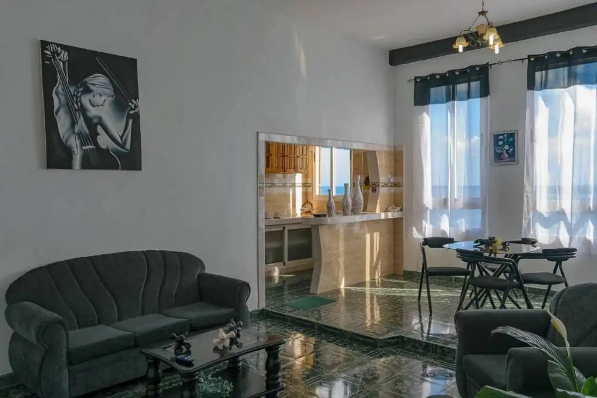 Calle 17 y D tres cuadras de la ave 23 y esquina malecón, La Habana 10303 Cuba, Comfort y delicia en un solo lugar perfeccionado para usted.. Reservas online, El apartamento de Mary con vista al mar.