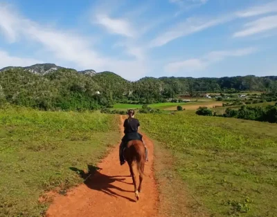 Paseo a caballo por el Valle de Viñales