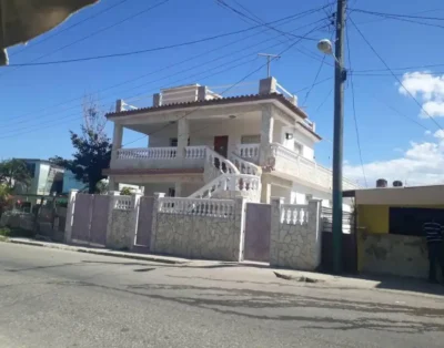 Villa las Piedras Yamel y el chino