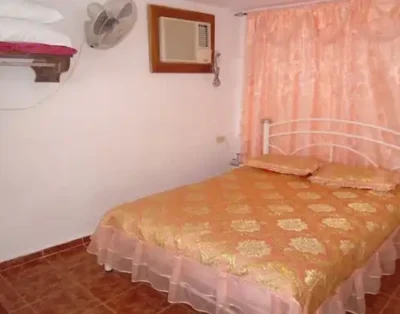 B&B LADY MARTHA HABANA, (Habit, 1)