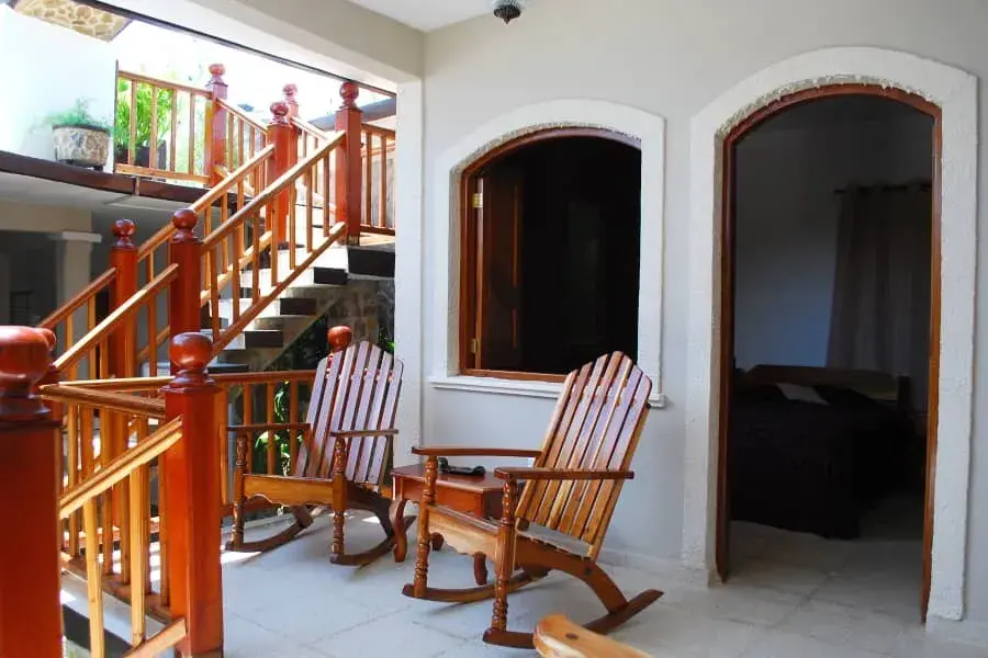 Carretera a la Ermita Calle 5ta # 10, Barrio La Salvadera, Viñales. En casa se organizan todo tipo de excursiones. Estamos al servicio del cliente las 24horas.. Reservas online, Casa Lola y Osmay Room 3.