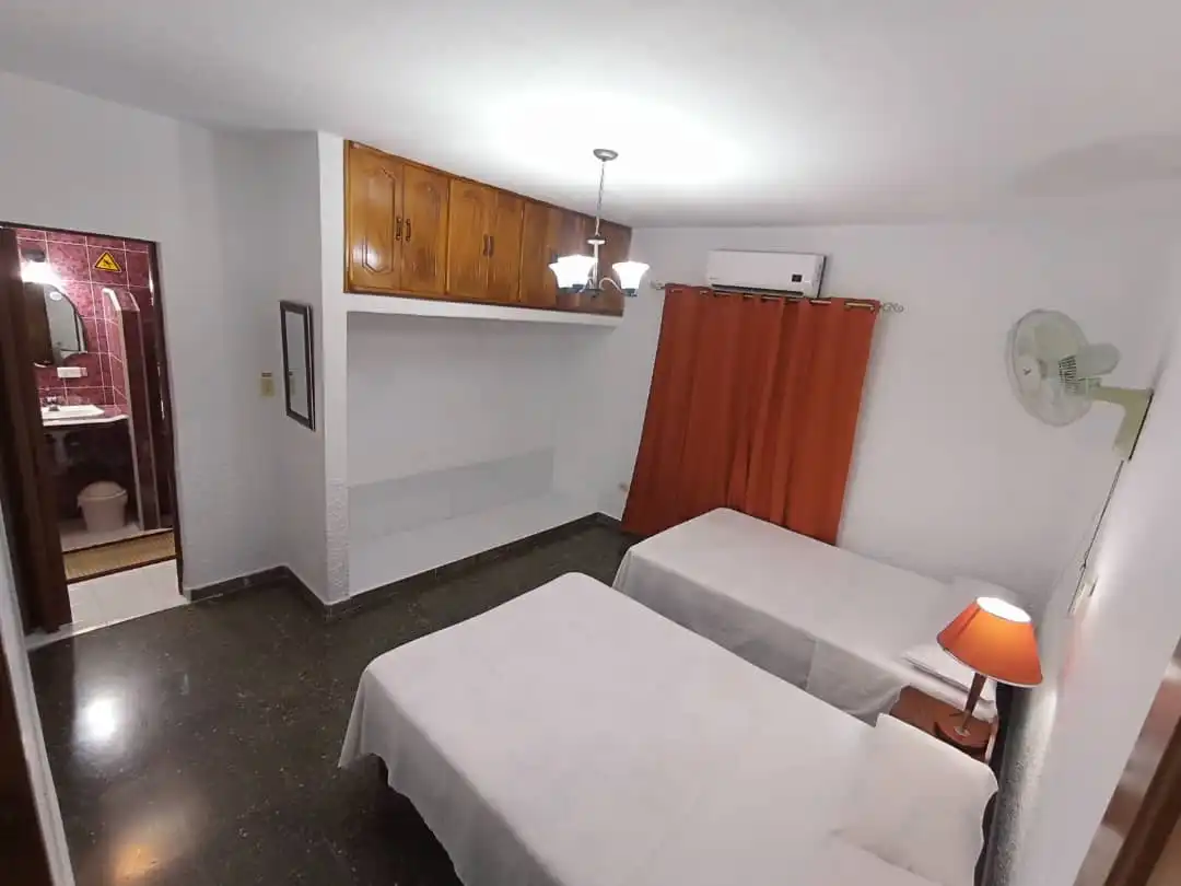 Viñales, 22400, Pinar del Rio, Cuba. Tiene dos camas matrimoniales para una capacidad total de 4 personas.. Reservas online, Casa Ricardo Hernández Room 2.