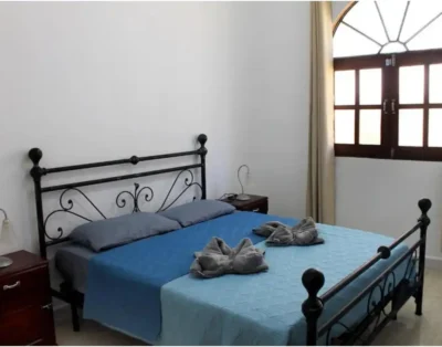 Domus Trinidad, (Habit, 1)