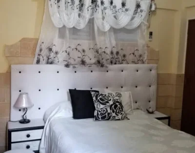 Juana y Thomas House, (Dormitorio 1)