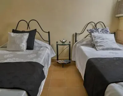 Juana y Thomas House, (Dormitorio 1) (Copiar)