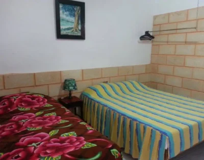 Wicho y Karen Hostal, «Room 2»